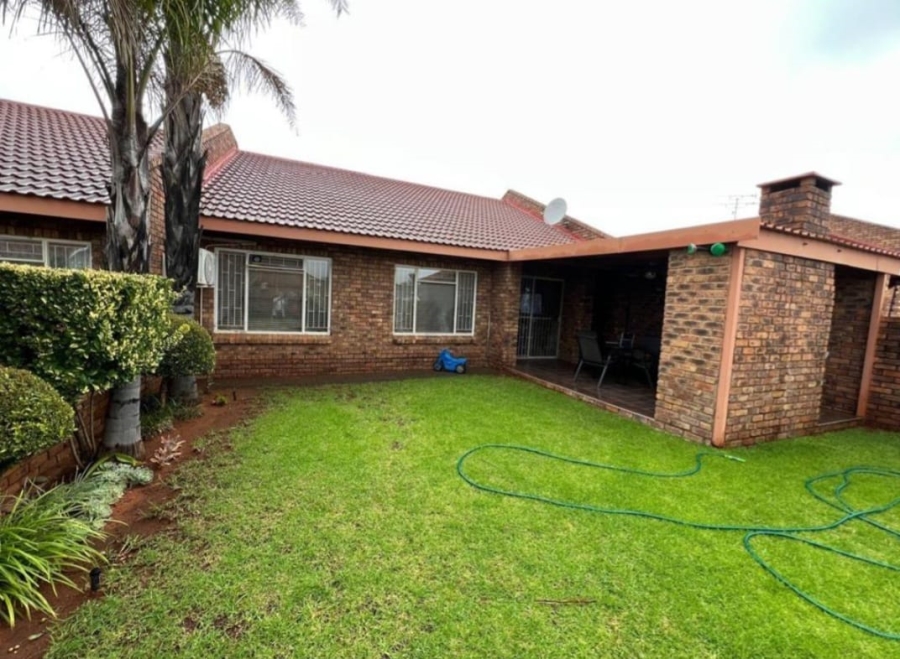 3 Bedroom Property for Sale in Riviera Northern Cape